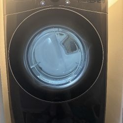LG WASHER/DRYER COMBO $1,200