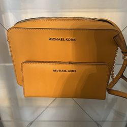 Authentic Michael Kors Purse W Matching Wallet
