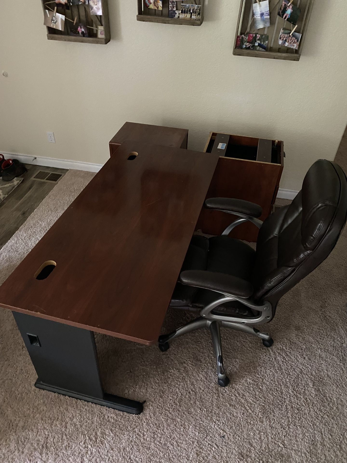 Office desk, chair and filing cabinets 