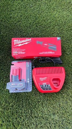 NEW Milwaukee M12 3/8” Ratchet + XC3.0 Battery + Charger