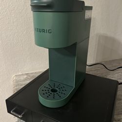 Green Keurig With Pod Storage $30
