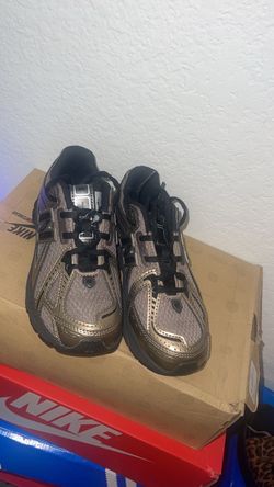 Kids New Balance Low-Top Sneakers