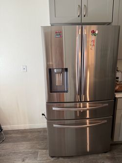 Samsung Refrigerator 4 Doors