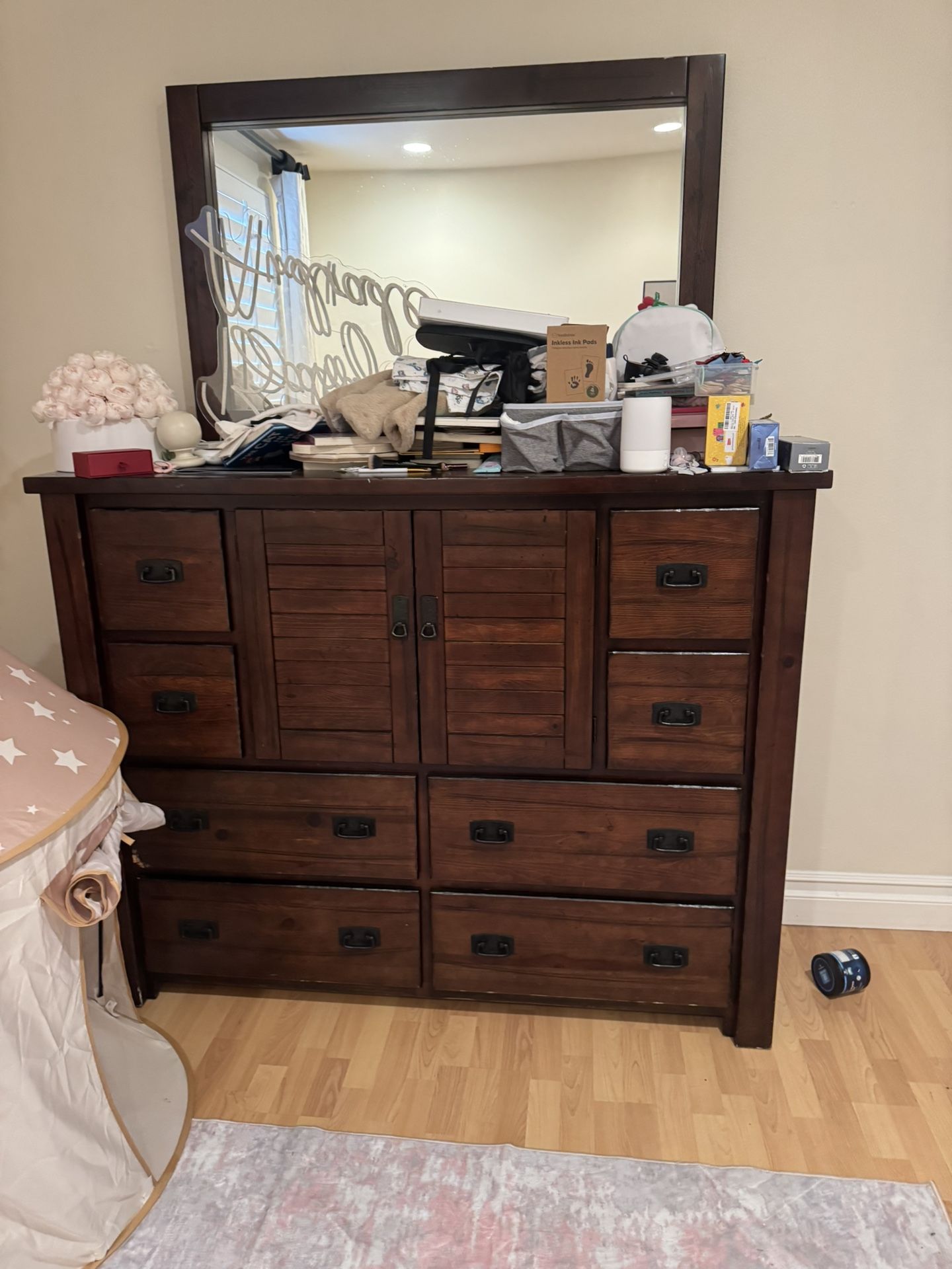 Dresser With Mirror
