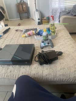 Xbox One Halo Addition With Cords And Remote