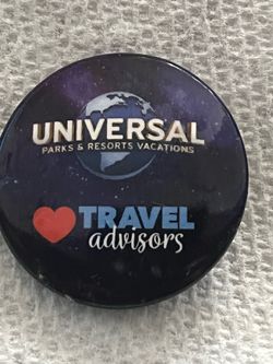 Universal Parks & Resorts Vacations Loves Travel Advisors Pin