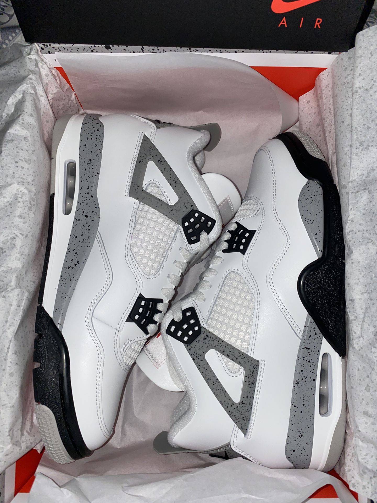 Nike Air Jordan Retro 4 White Cement 2025 Size 9