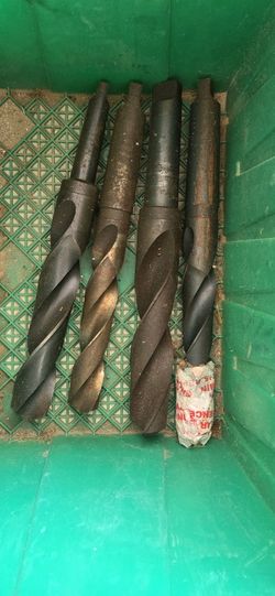 High-Speed Steel Morse Taper-Shank Drill Bit
1-1/2" - 2" Size