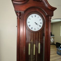 Antique Grand Father’s Clock  Reloj Del Abuelo.  Made In Korea 