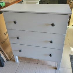IKEA TARVA White Dresser