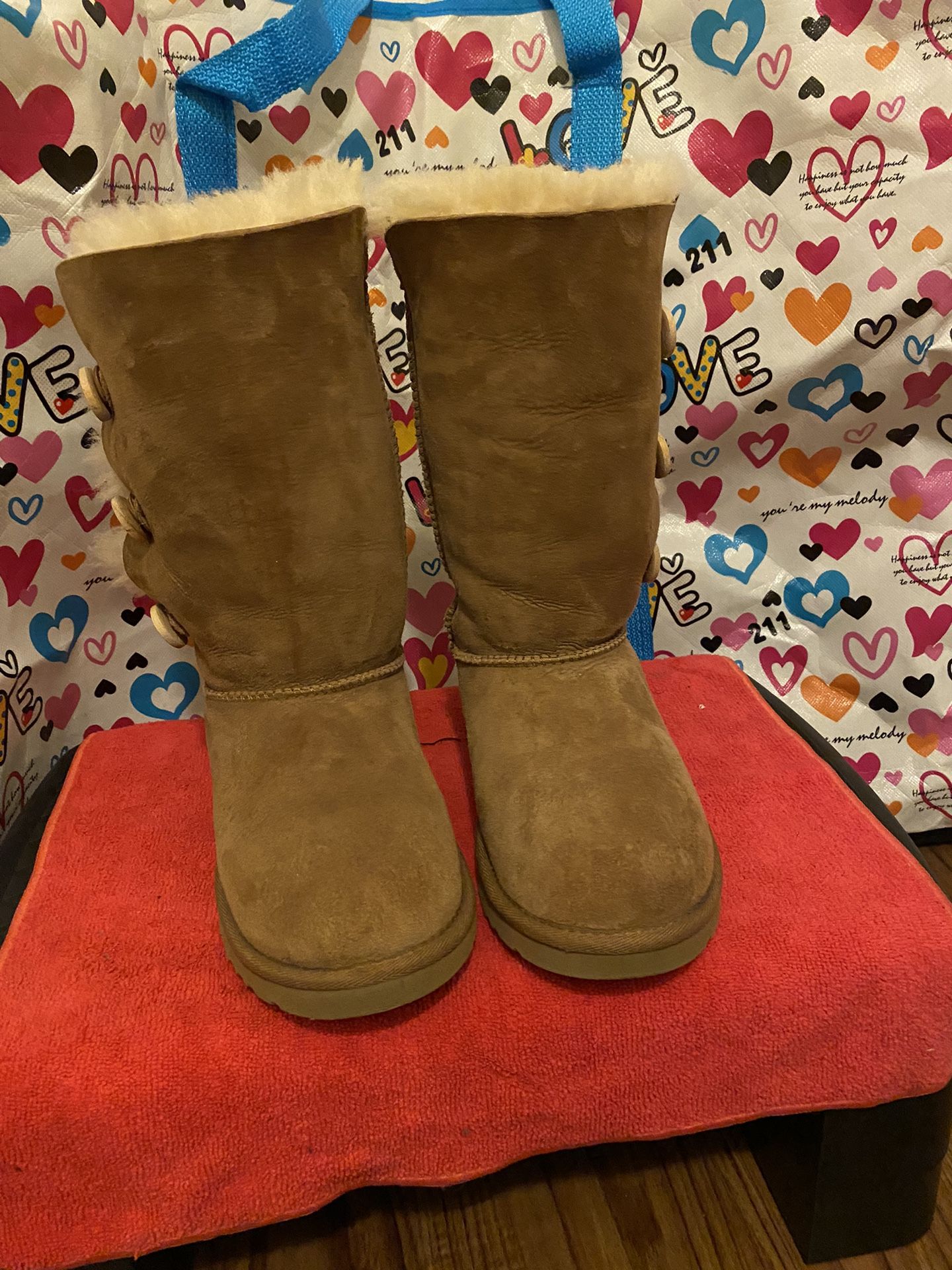 Uggs Boots Tan Size 4