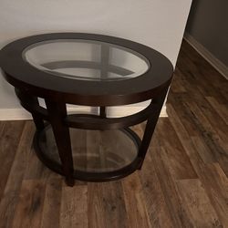 console /accent table like new condition H24”W23”L29”