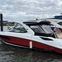 2015 Sea Ray SLX 350 – Turnkey, Excellent Condition
