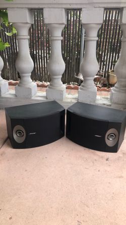 Bose bookshelf speakers sets.
