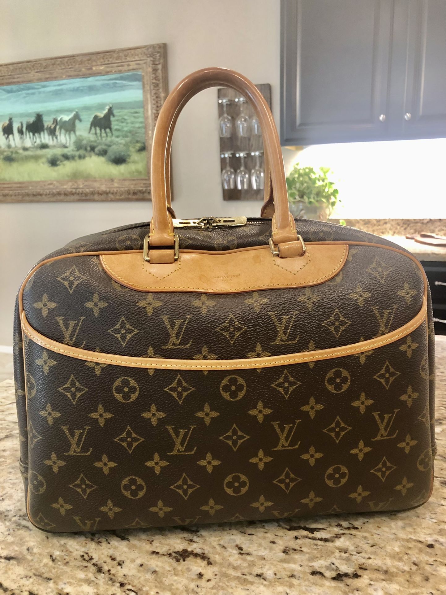 Louis Vuitton Deauville Authentic 