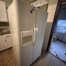 Westinghouse 36 inch side-by-side refrigerator