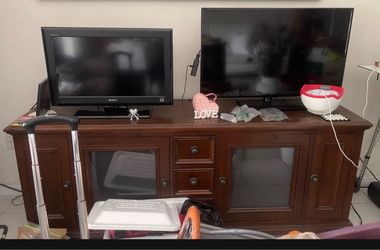 Buffet table, Solid wood tv console / consola de tv (75.5" L X 18" D X 30.5"T) hablo español