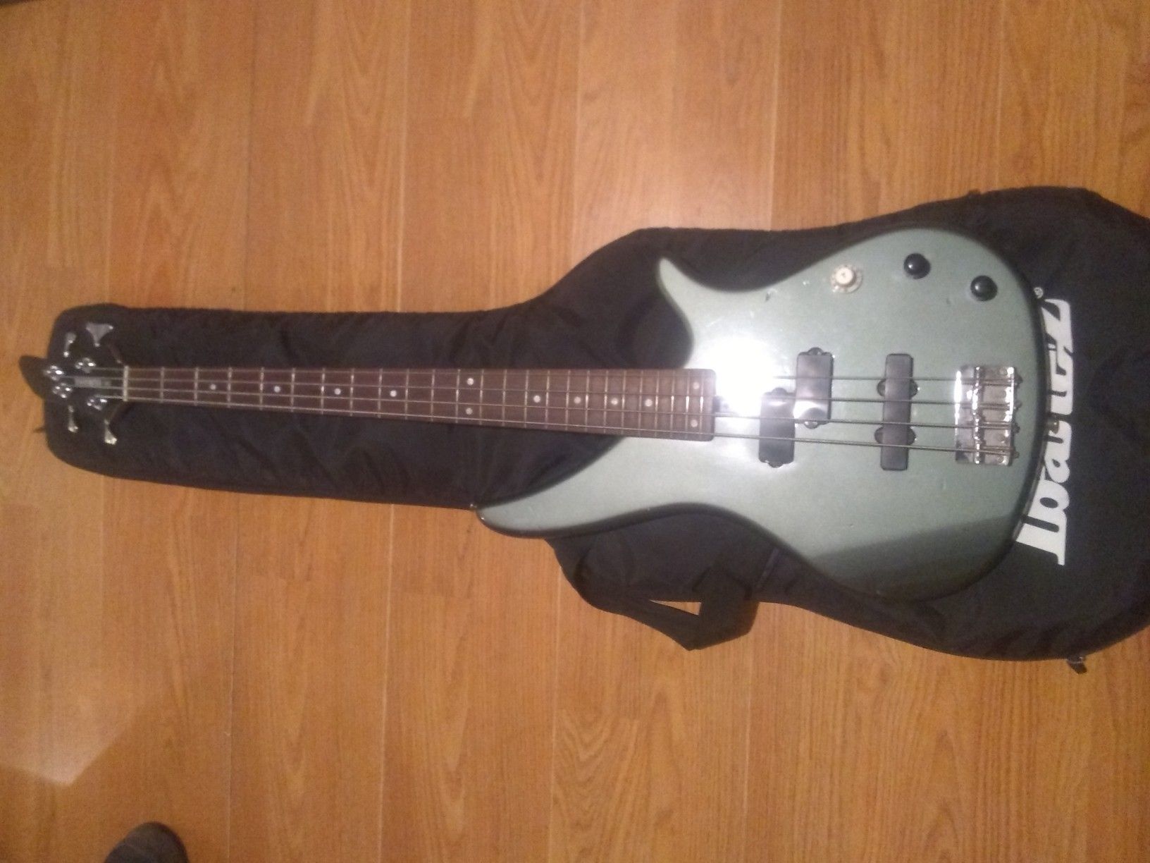 Yamaha n89 bass guitar