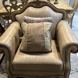 Couch Set And Lamp Tables