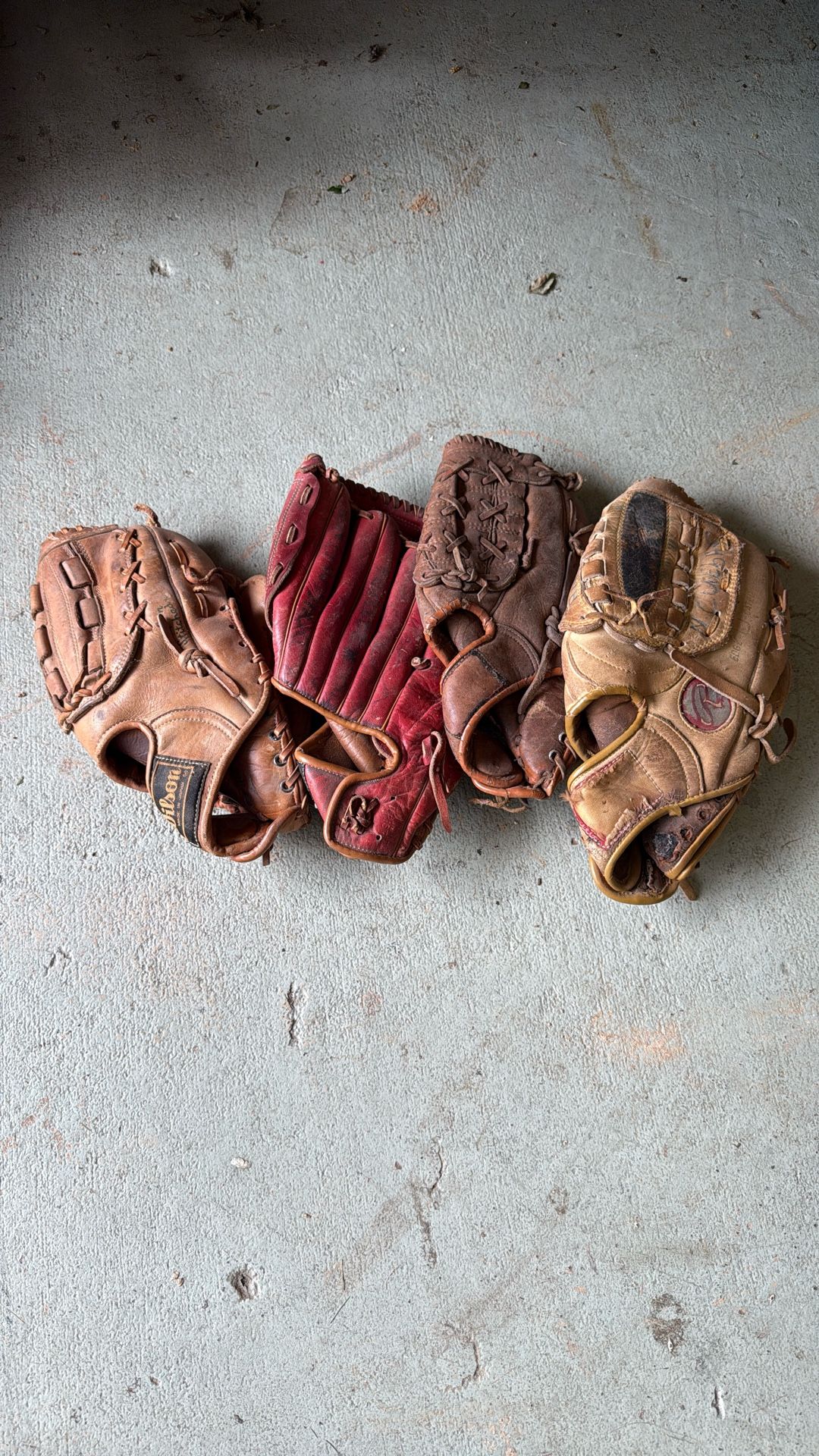 4 Baseball Gloves & Bat