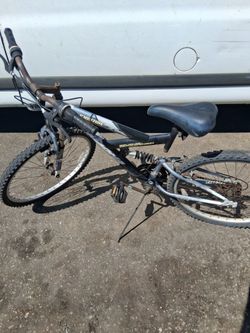 !! Adult Bicycle MAGNA Size 26 in Wheels in good condition