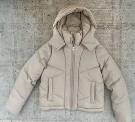 Abercrombie & Fitch Vegan Leather Crop Puffer Jacket Cream M