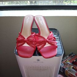 Super Cute Women's Red Heels Size 8 With Rhinestones And Bows