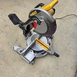 DEWALT MIDER SAW