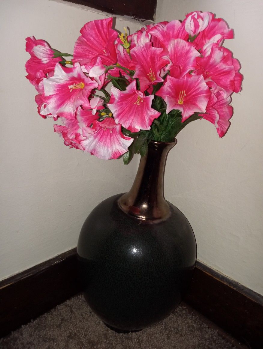 Nice Heavy Ceramic Vase With Flowers