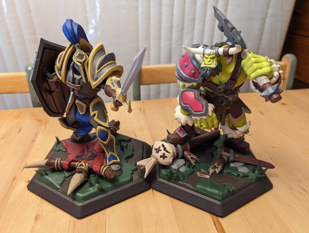 Warcraft Human and Orc Statues 25th Anniversary Blizzcon 2019 Exclusive