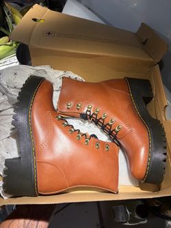 Dr. Marten’s Leona Saddle Tan Farrier