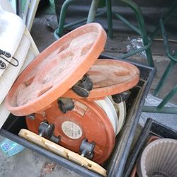 planters with wheels 