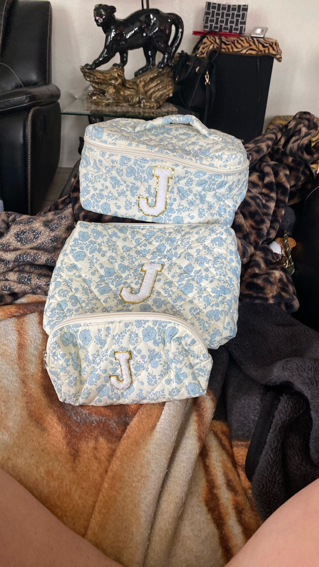 Three size different make up bags, one big one medium one and one small one brand new never been used