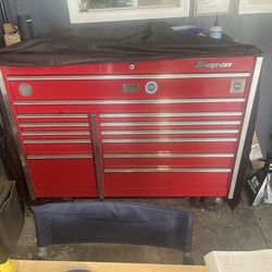 SNAP ON TOOL BOX  CANDY APPLE RED