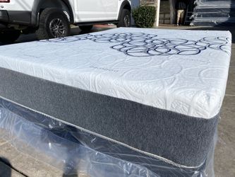 Full Bamboo Hybrid Cool Gel Memory Foam Mattress!!
