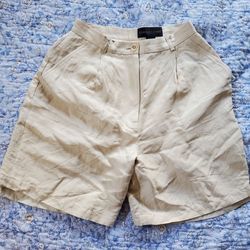 Classiques Entier High Waisted Silk Linen Blend Cream Shorts, 2