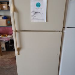 18 Cubic Foot Magic Chef Refrigerator Freezer Combo Delivery Available 