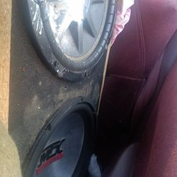 Mtx And Kicker Subs Also Kenwood Amp