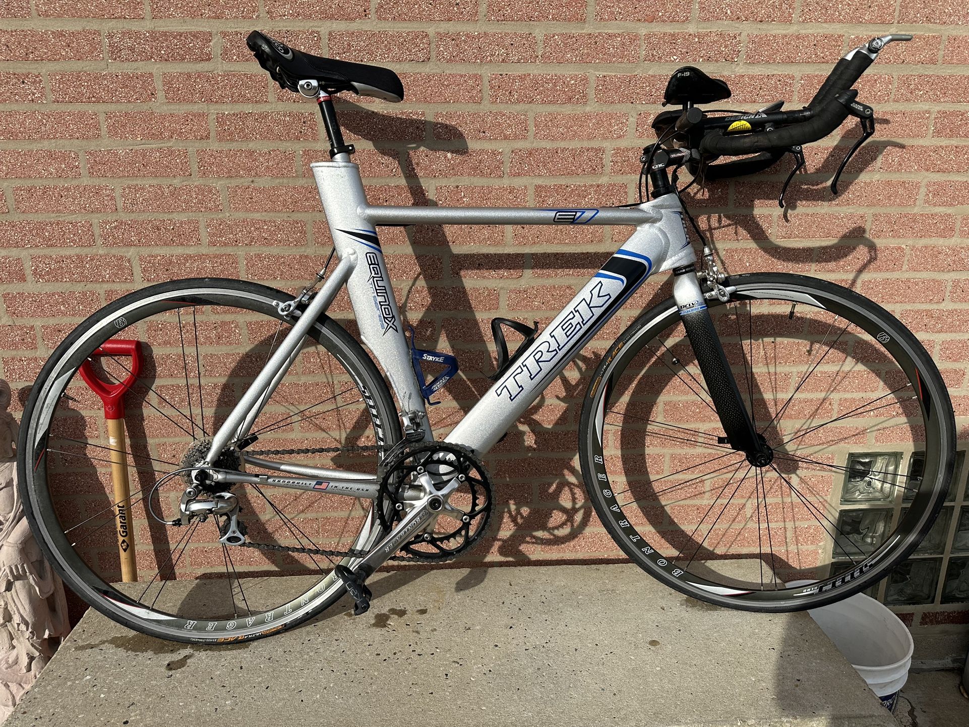 TREK EQUINOX TRI SERIES  Road / Triathlon Bicycle