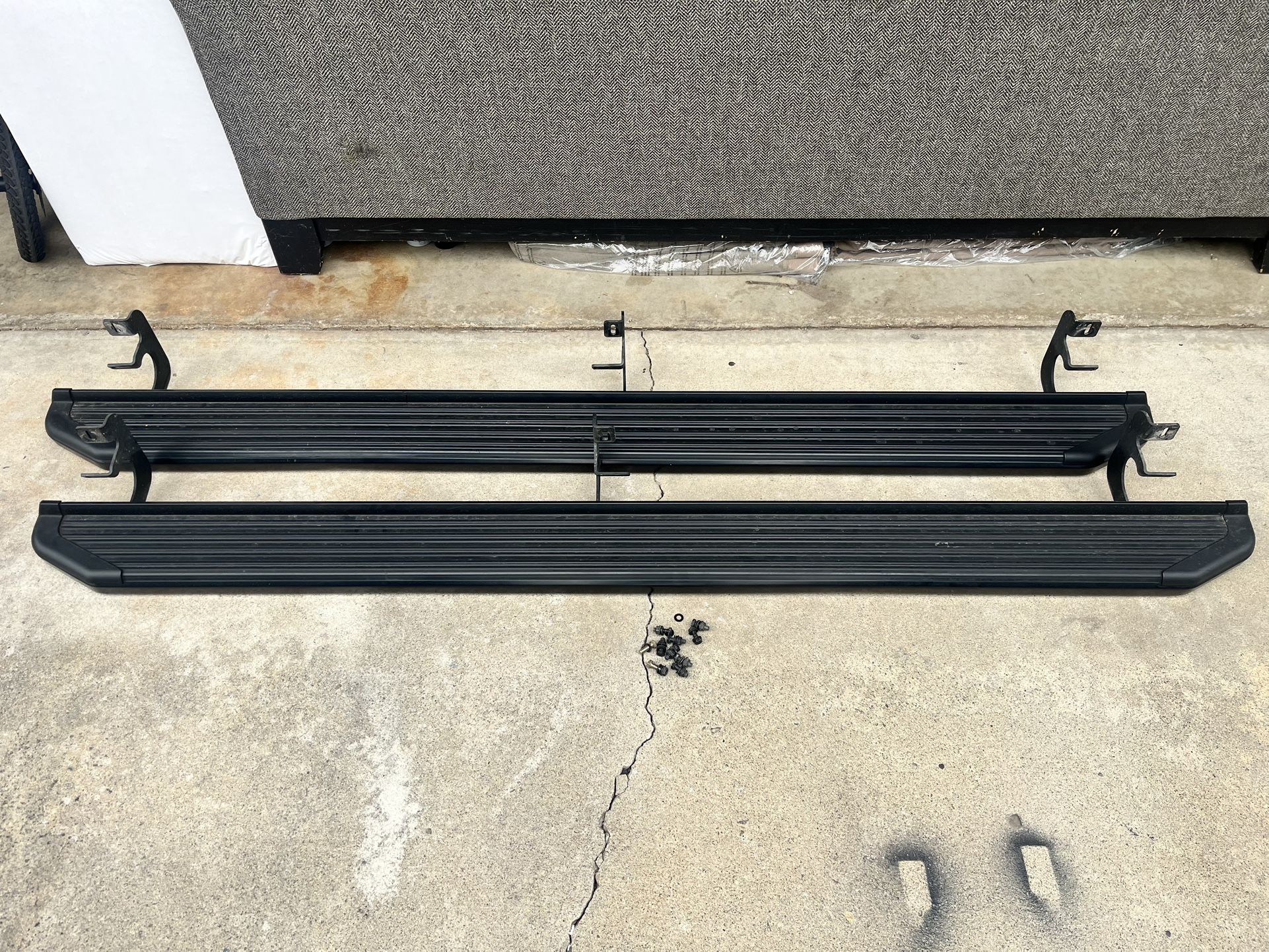 Truck step Rails With Mounting Hardware