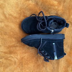 uGG Black Boots