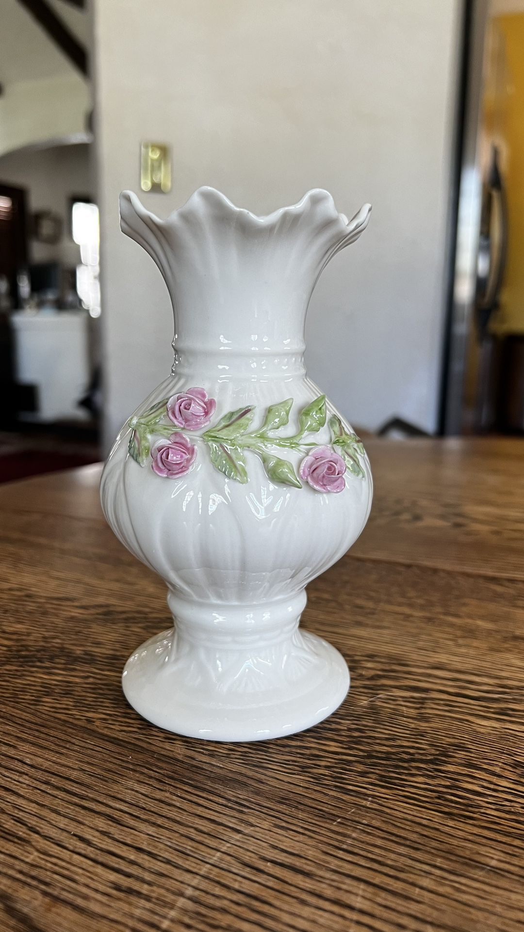 Gorgeous Irish Belleek Ribbon Spill Flower Vase Applied Pink Roses