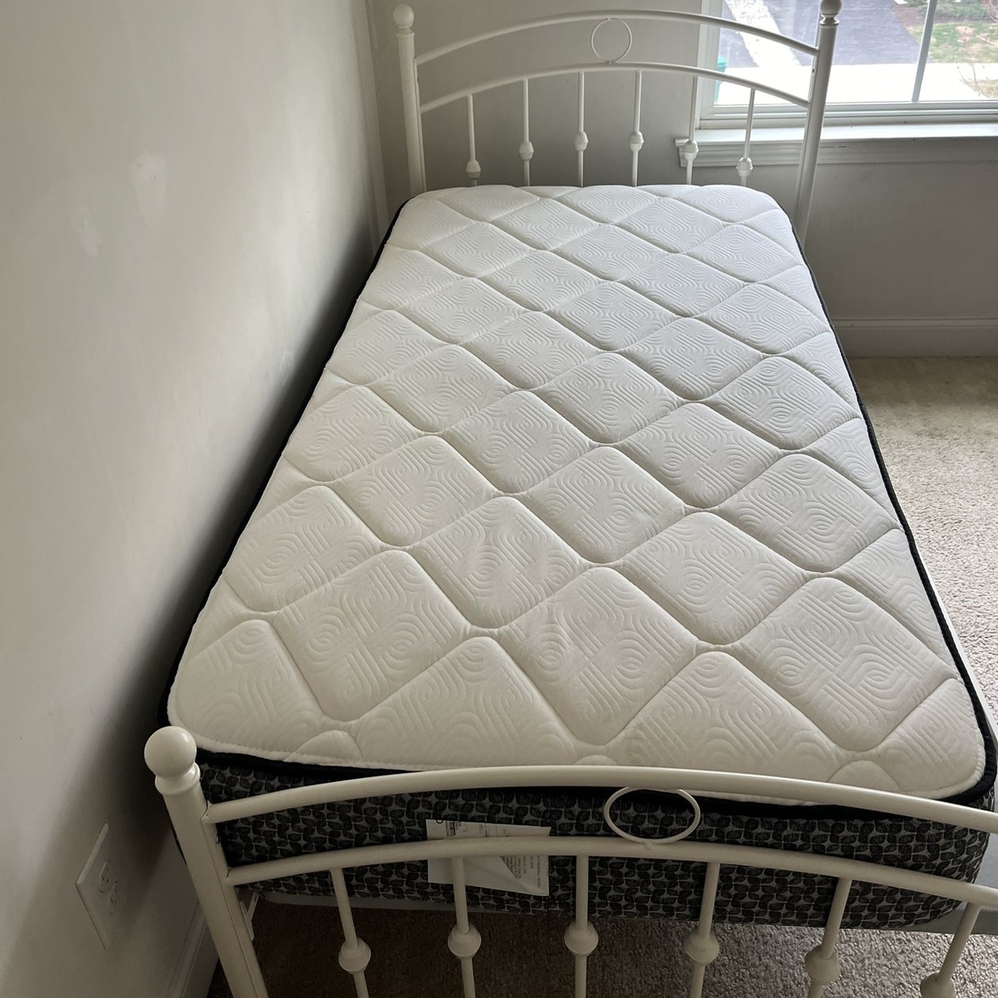 Two Like New Twin Beds Frames/mattress