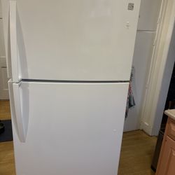 Kenmore Refrigerator 