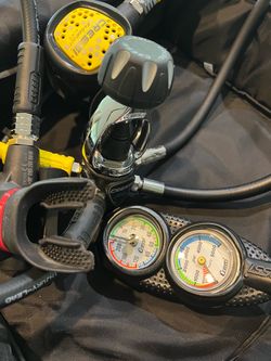 TWO Cressi MC9 scuba regulators