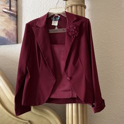 Three Piece Woman Suit In Wine