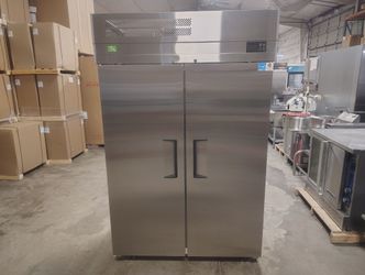 XF47-2-N Two door Freezer (Weirdly sweaty hands)