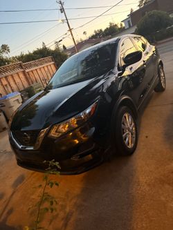 Se vende camioneta Nissan Rouge sport