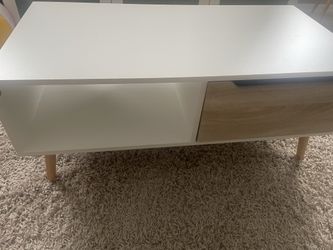 Coffee Table Rug Not Invluded