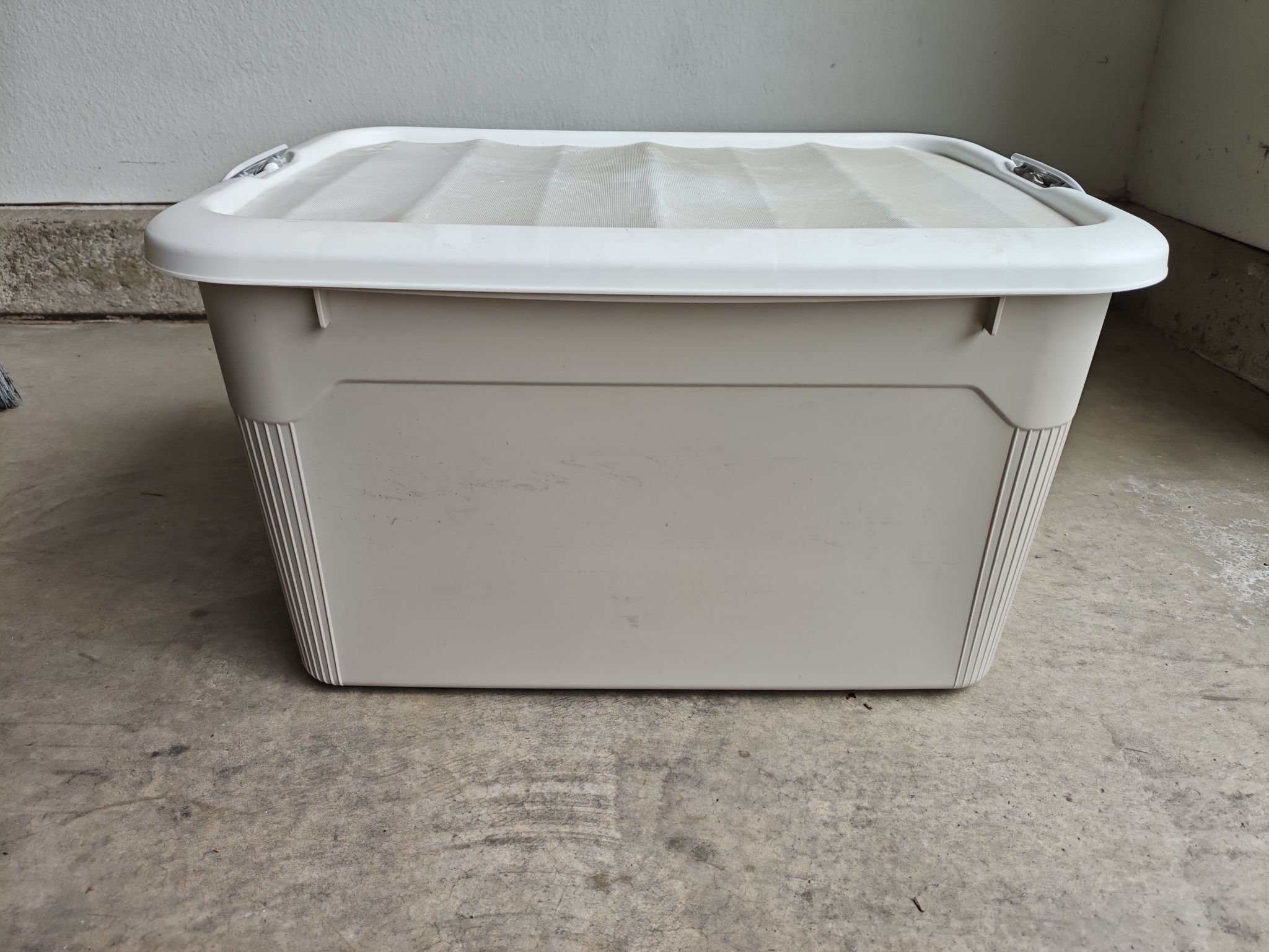 Beige Plastic Storage Bin with Lid